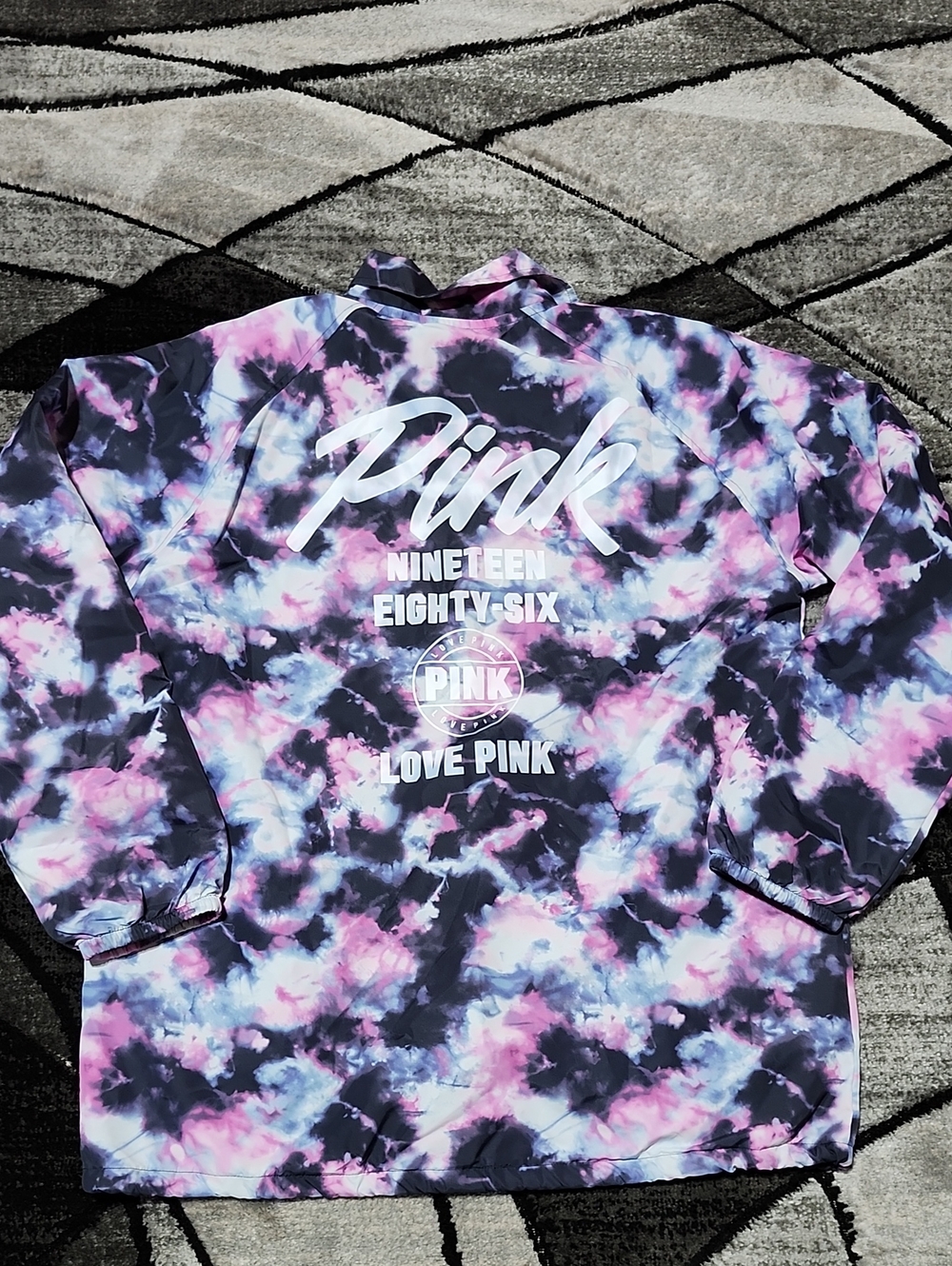 VS PINK 2017 TIE-DYE SNAP-BUTTON RELAXED-FIT LINED GRAPHIC ANORAK JACKET